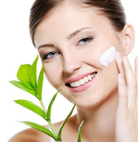 5 Cara Merawat Kulit Wajah Remaja Glowing Alami! 5 Cara Merawat Kulit Wajah Remaja Glowing Alami!