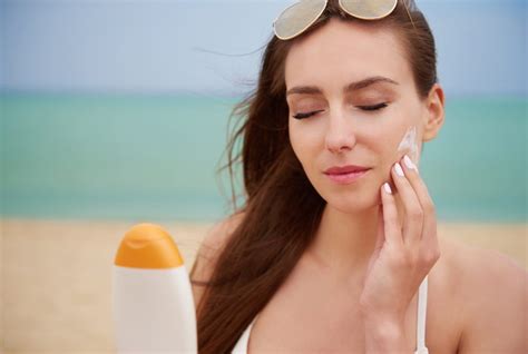 5 Langkah Mudah Facial di Rumah: Glowing Tanpa Ribet! 5 Langkah Mudah Facial di Rumah: Glowing Tanpa Ribet!