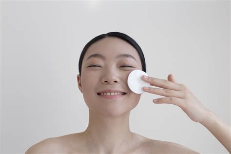5 Langkah Mudah Facial di Rumah: Glowing Tanpa Ribet! 5 Langkah Mudah Facial di Rumah: Glowing Tanpa Ribet!