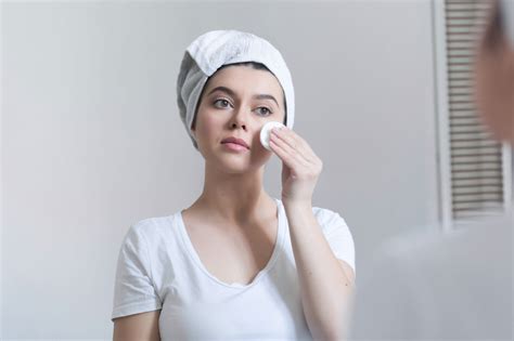 5 Langkah Mudah Facial di Rumah: Glowing Tanpa Ribet! 5 Langkah Mudah Facial di Rumah: Glowing Tanpa Ribet!