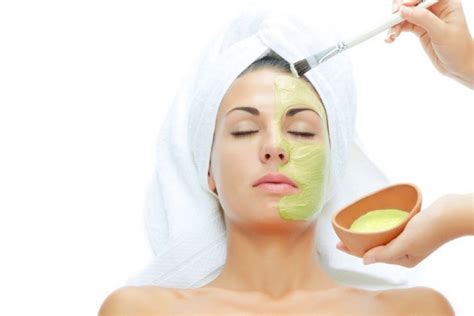 5 Rahasia Facial di Rumah ala Seleb, Dijamin Glowing! 5 Rahasia Facial di Rumah ala Seleb, Dijamin Glowing!