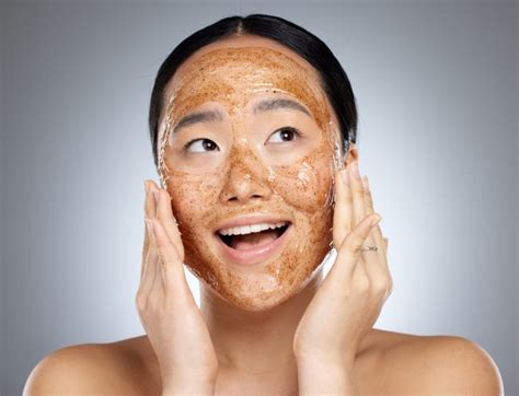 5 Rahasia Facial di Rumah ala Seleb, Dijamin Glowing! 5 Rahasia Facial di Rumah ala Seleb, Dijamin Glowing!