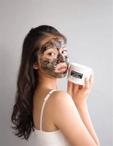 5 Rahasia Facial di Rumah ala Seleb, Dijamin Glowing! 5 Rahasia Facial di Rumah ala Seleb, Dijamin Glowing!