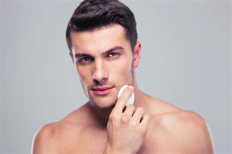 5 Rahasia Perawatan Kulit Pria yang Bikin Glowing Maksimal 5 Rahasia Perawatan Kulit Pria yang Bikin Glowing Maksimal