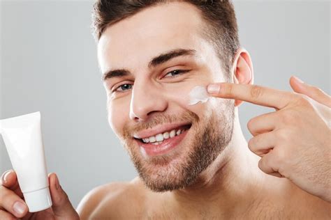5 Rahasia Perawatan Kulit Pria yang Bikin Glowing Maksimal 5 Rahasia Perawatan Kulit Pria yang Bikin Glowing Maksimal