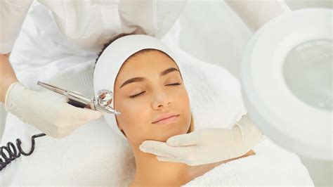 7 Harga Facial Oxygen di Salon: Mulai dari 100 Ribuan Aja! 7 Harga Facial Oxygen di Salon: Mulai dari 100 Ribuan Aja!