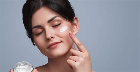 7 Moisturizer Oriflame Terbaik untuk Kulit Berminyak yang Wajib Kamu Coba! 7 Moisturizer Oriflame Terbaik untuk Kulit Berminyak yang Wajib Kamu Coba!