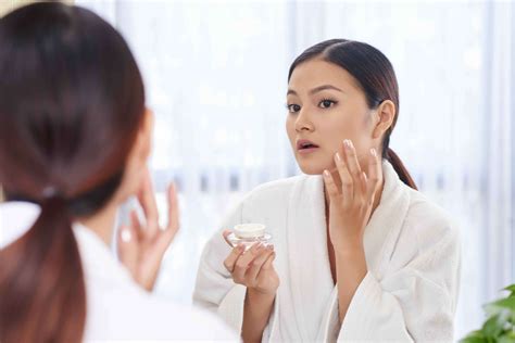 7 Rahasia Kulit Lembap Anti Kering: Katakan Bye-Bye pada Kulit Bersisik! 7 Rahasia Kulit Lembap Anti Kering: Katakan Bye-Bye pada Kulit Bersisik!