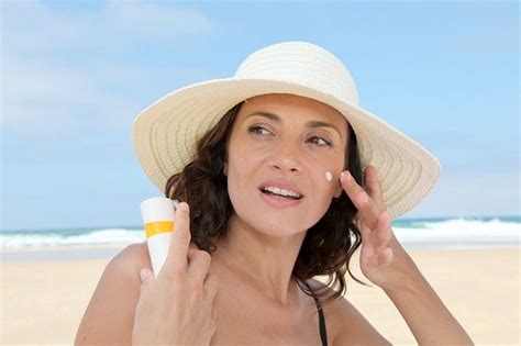 7 Rahasia Kulit Mulus Bercahaya: Panduan Lengkap Perawatan dari Ujung Kepala Hingga Kaki! 7 Rahasia Kulit Mulus Bercahaya: Panduan Lengkap Perawatan dari Ujung Kepala Hingga Kaki!