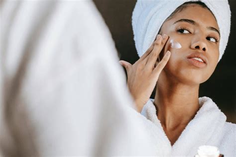 7 Rahasia Kulit Mulus Bercahaya: Panduan Lengkap Perawatan dari Ujung Kepala Hingga Kaki! 7 Rahasia Kulit Mulus Bercahaya: Panduan Lengkap Perawatan dari Ujung Kepala Hingga Kaki!