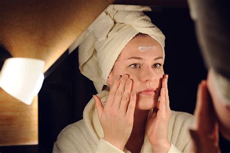 7 Rahasia Perawatan Alami untuk Wajah Glowing Tanpa Ribet 7 Rahasia Perawatan Alami untuk Wajah Glowing Tanpa Ribet
