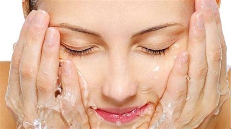 7 Rahasia Perawatan Alami untuk Wajah Glowing Tanpa Ribet 7 Rahasia Perawatan Alami untuk Wajah Glowing Tanpa Ribet