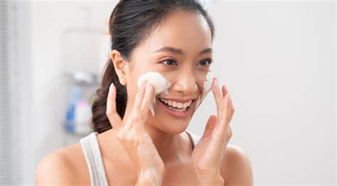7 Rahasia Perawatan Wajah Remaja: Bye-Bye Jerawat, Halo Kulit Glowing! 7 Rahasia Perawatan Wajah Remaja: Bye-Bye Jerawat, Halo Kulit Glowing!