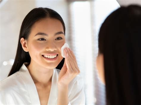 40 Silabus Anti-Aging: Rahasia Kulit Bercahaya di Setiap Usia 40 Silabus Anti-Aging: Rahasia Kulit Bercahaya di Setiap Usia