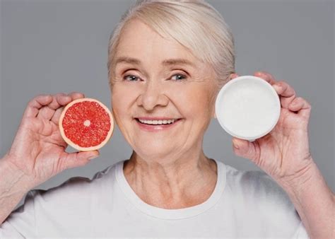 40 Silabus Anti-Aging: Rahasia Kulit Bercahaya di Setiap Usia 40 Silabus Anti-Aging: Rahasia Kulit Bercahaya di Setiap Usia
