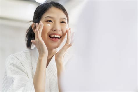 5 Cara Merawat Muka Ala Artis Korea: Glowing Tanpa Ribet! 5 Cara Merawat Muka Ala Artis Korea: Glowing Tanpa Ribet!