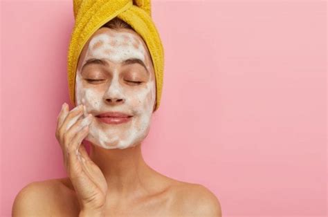 5 Kesalahan Perawatan Skincare yang Bikin Kulitmu Gagal Glowing! 5 Kesalahan Perawatan Skincare yang Bikin Kulitmu Gagal Glowing!