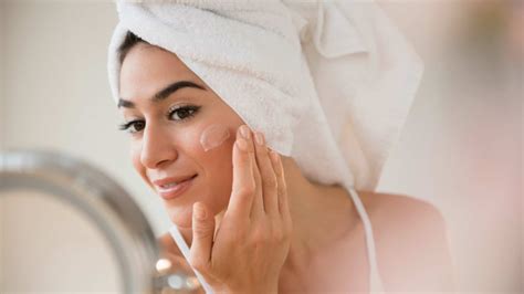 5 Rahasia Kecantikan Wajah Alami untuk Kulit Bersinar 24/7 5 Rahasia Kecantikan Wajah Alami untuk Kulit Bersinar 24/7