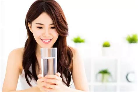 5 Rahasia Kecantikan Wajah Alami untuk Kulit Bersinar 24/7 5 Rahasia Kecantikan Wajah Alami untuk Kulit Bersinar 24/7