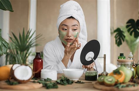 5 Rahasia Sunscreen Lokal untuk Wajah Tense dan Anti-Penuaan! 🧴💁‍♀️