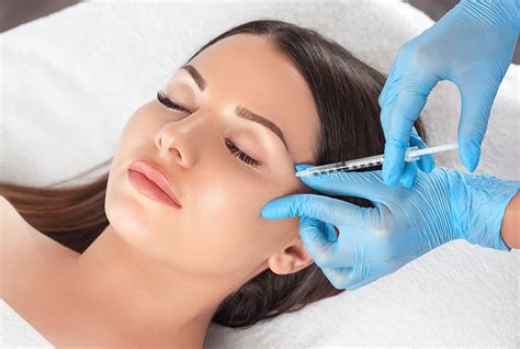 5 Treatment Penirus Wajah Terampuh: Bye-Bye Pipi Chubby! 5 Treatment Penirus Wajah Terampuh: Bye-Bye Pipi Chubby!