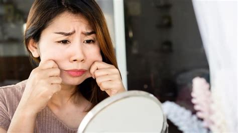 5 Treatment Penirus Wajah Terampuh: Bye-Bye Pipi Chubby!