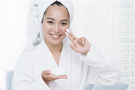 7 Cara Ampuh Merawat Wajah dengan Baik: Glowing Maksimal Dalam Seminggu! 7 Cara Ampuh Merawat Wajah dengan Baik: Glowing Maksimal Dalam Seminggu!