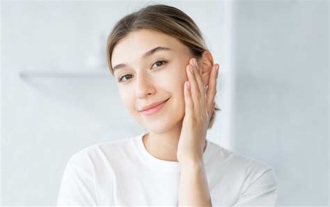 7 Cara Ampuh Merawat Wajah dengan Baik: Glowing Maksimal Dalam Seminggu! 7 Cara Ampuh Merawat Wajah dengan Baik: Glowing Maksimal Dalam Seminggu!