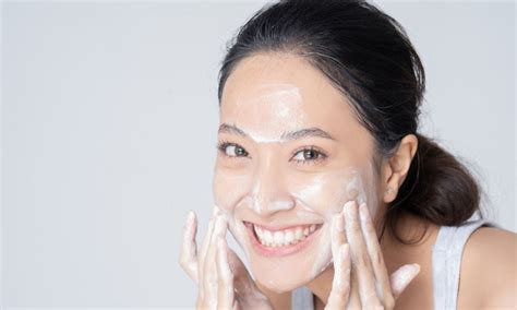 7 Cara Jitu Merawat Wajah Remaja Glowing Tanpa Ribet! 7 Cara Jitu Merawat Wajah Remaja Glowing Tanpa Ribet!