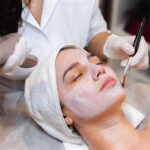 7 Cara Perawatan Wajah di Salon yang Bisa Bikin Kamu Tampil Awet Muda dan Mempesona!