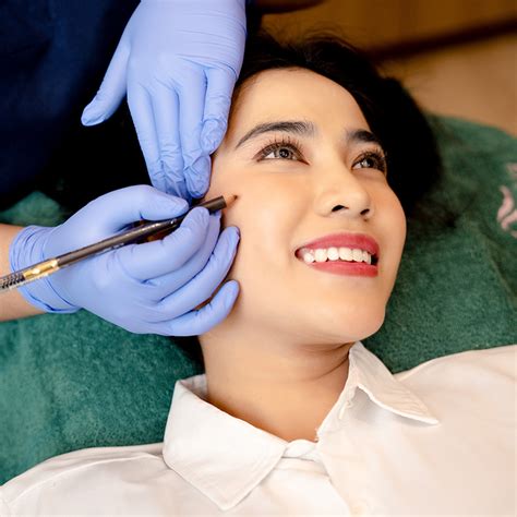 7 Cara Perawatan Wajah di Salon yang Bisa Bikin Kamu Tampil Awet Muda dan Mempesona! 7 Cara Perawatan Wajah di Salon yang Bisa Bikin Kamu Tampil Awet Muda dan Mempesona!