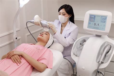 7 Cara Perawatan Wajah di Salon yang Bisa Bikin Kamu Tampil Awet Muda dan Mempesona! 7 Cara Perawatan Wajah di Salon yang Bisa Bikin Kamu Tampil Awet Muda dan Mempesona!