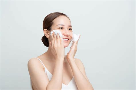 7 Kebiasaan Ampuh Hempas Jerawat: Bye-Bye Kulit Meradang! 7 Kebiasaan Ampuh Hempas Jerawat: Bye-Bye Kulit Meradang!