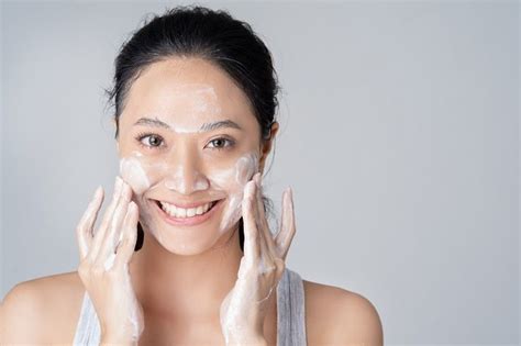 7 Langkah Perawatan Wajah Ms Glow untuk Mendapatkan Kulit Glowing dalam 14 Hari! 7 Langkah Perawatan Wajah Ms Glow untuk Mendapatkan Kulit Glowing dalam 14 Hari!
