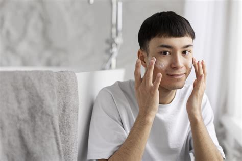 7 Langkah Perawatan Wajah Pria yang Bikin Kulit Lebih Sehat dan Tampan dalam Seminggu! 7 Langkah Perawatan Wajah Pria yang Bikin Kulit Lebih Sehat dan Tampan dalam Seminggu!