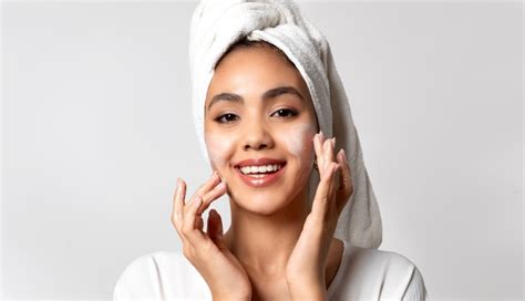 7 Rahasia Perawatan Bleaching Badan Agar Putih Merata and Tahan Lama 7 Rahasia Perawatan Bleaching Badan Agar Putih Merata and Tahan Lama