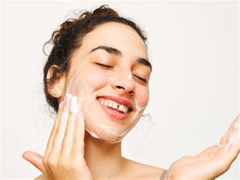 7 Step Rahasia Kulit Glowing ala Korea, Bye Wajah Kusam! 7 Step Rahasia Kulit Glowing ala Korea, Bye Wajah Kusam!