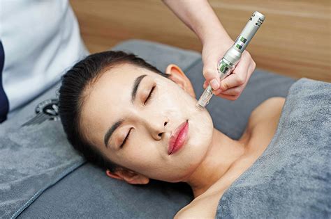 7 Treatment Gloskin di Bawah 1 Juta yang Bikin Glowing Instan! 7 Treatment Gloskin di Bawah 1 Juta yang Bikin Glowing Instan!