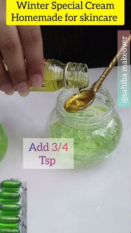 7 Keajaiban Petroleum Jelly untuk Mengatasi Kulit Keringmu! 7 Keajaiban Petroleum Jelly untuk Mengatasi Kulit Keringmu!