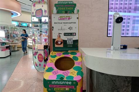 7 Kebiasaan Buang Sampah Skincare Sociolla yang Bikin Kamu Nyesel Seumur Hidup! 7 Kebiasaan Buang Sampah Skincare Sociolla yang Bikin Kamu Nyesel Seumur Hidup!