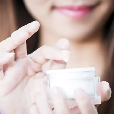 7 Rahasia Kulit Kering Jadi Glowing Alami: Panduan Lengkap! 7 Rahasia Kulit Kering Jadi Glowing Alami: Panduan Lengkap!