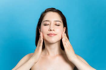 7 Rahasia Perawatan Wajah Remaja Glowing Bebas Jerawat! 7 Rahasia Perawatan Wajah Remaja Glowing Bebas Jerawat!